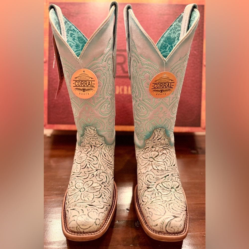 Embroidered White & Blue Bridal Square Toe Boots Size 8.5 Wedding Rodeo - Picture 2 of 13